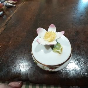 Royal Albert England Christmas Rose pill trinket box